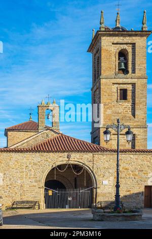 Spanien, Kastilien und León, Rionegro del Puente, Bühne auf der Via de la Plata über Ourense oder Camino Sanabres, spanische Wallfahrtswege nach Santiago de Compostela, Kirche Nuestra Señora de la Carballeda Stockfoto