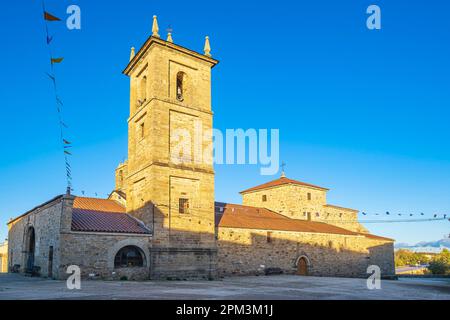 Spanien, Kastilien und León, Rionegro del Puente, Bühne auf der Via de la Plata über Ourense oder Camino Sanabres, spanische Wallfahrtswege nach Santiago de Compostela, Kirche Nuestra Señora de la Carballeda Stockfoto