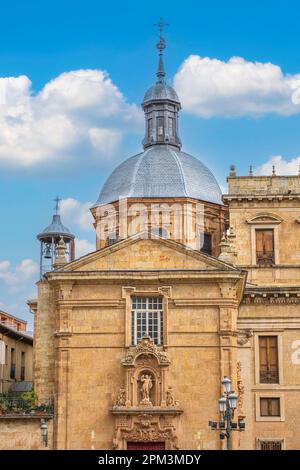 Spanien, Kastilien und León, Salamanca, Bühne auf der Via de la Plata, spanische Wallfahrtsroute nach Santiago de Compostela, die Altstadt, die zum UNESCO-Weltkulturerbe gehört, San Sebastian Kirche Stockfoto