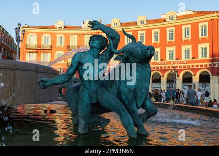 Frankreich, Alpes Maritimes, Nizza, Place Massena, Sonnenbrunnen Stockfoto