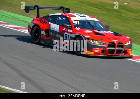 British GT Championship, 2023 Intelligent Money, Oulton Park Racing Circuit, Century Motorsport, Darren Leung, Dan Harper, BMW M4 GT3 Stockfoto