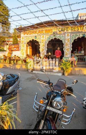 Indien, Rajasthan, Pushkar, das Pushkar Inn Café am See Stockfoto