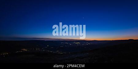 Aussicht in der Nacht von Bamford Edge, National Park Peak District UK. Stockfoto