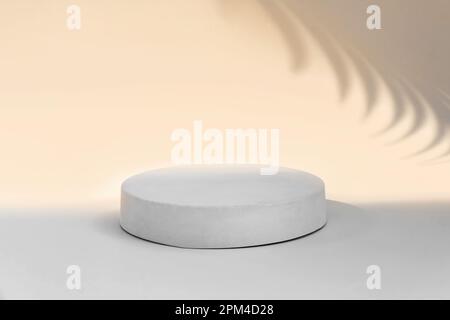 Podium für Kosmetik, Seife, Artikelpräsentation. Abstrakte Minimale Geometrische Kugel. Form Zylinder eins. Weicher Schatten. Anzuzeigende Szene Produkt, Objekt. Anzeigen Stockfoto