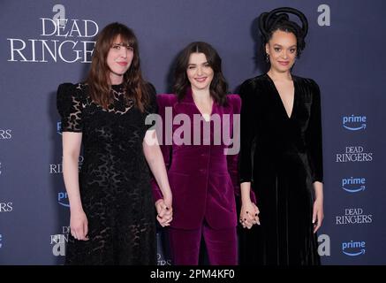 (Von links nach rechts) Alice Birch, Rachel Weisz und Britne Oldford, die bei der BFI Southbank in London zu einer Sondervorführung für die neue Amazon Original Serie „Dead Ringer“ eintreffen. Foto: Dienstag, 11. April 2023. Stockfoto