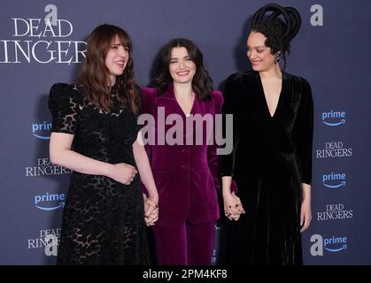 (Von links nach rechts) Alice Birch, Rachel Weisz und Britne Oldford, die bei der BFI Southbank in London zu einer Sondervorführung für die neue Amazon Original Serie „Dead Ringer“ eintreffen. Foto: Dienstag, 11. April 2023. Stockfoto