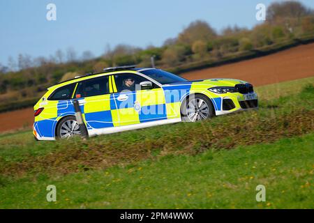 BMW-Polizeifahrzeug von der North Yorkshire Police Force auf der B1222 nahe Newthorpe Stockfoto