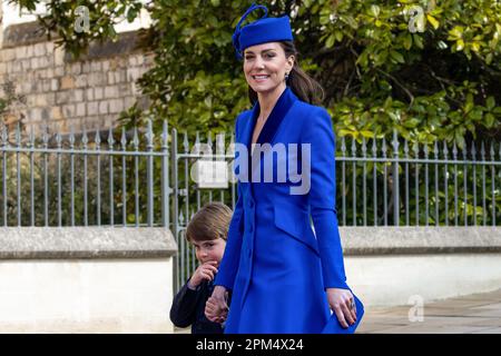 Windsor, Großbritannien. 9. April 2023. Catherine, Prinzessin von Wales, und Prinz Louis, 4, kommen an, um an der Ostersonntags-Mattins-Messe in St. George's Cha teilzunehmen Stockfoto