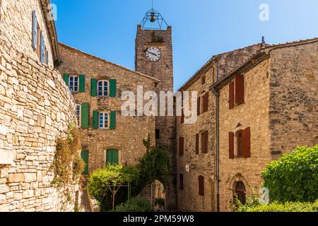 Wunderschönes mittelalterliches Dorf Vézénobres im Gard in den Cévennes, Occitanie, Frankreich Stockfoto