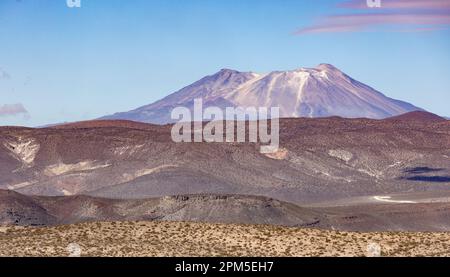 Landschaftsaufnahme des argentinischen Pampa in der Provinz Neuquén - Reisen nach Südamerika Stockfoto