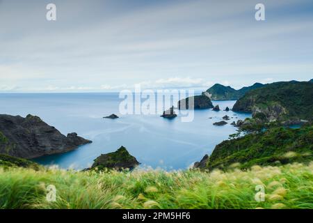 Langzeit-Aufnahme von Meer und Küste auf der Halbinsel Izu Stockfoto