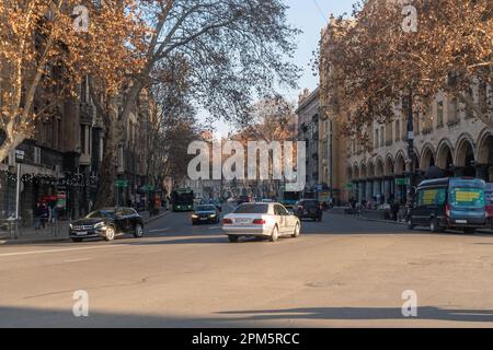 Tiflis, Georgia - 22. Januar 2023: Shota Rustaveli Avenue in Tiflis, Hauptstadt Georgiens Stockfoto