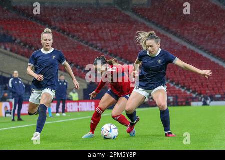 Glasgow, Großbritannien. 11. April 2023. UK. Die schottische Frauennationalmannschaft trat in einem freundlichen Hampden Park, Glasgow, Schottland, Großbritannien, gegen die Nationalmannschaft der Frauen von Costa Rica an. Schottland gewann 4 - 0 mit Toren von EMMA WATSON (Nr. 11) 5 Minuten und 66 Minuten, CAROLINE WIER (Nr. 9) 37 Minuten und ein eigenes Tor von KATHERINE ALVARADO (Nr. 16) 28 Minuten. Kredit: Findlay/Alamy Live News Stockfoto