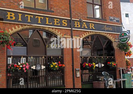 The Historic Flat-Iron Bittles Bar, 70 Upper Church Lane, Belfast, Northern Ireland, UK, BT1 4QL Stockfoto