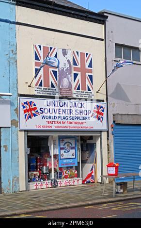 The Union Jack Souvenier Shop, World Flag Supplies, britisch nach Geburtsrecht, 354 Newtownards Rd, Belfast, Nordirland, Vereinigtes Königreich, BT4 1HG Stockfoto