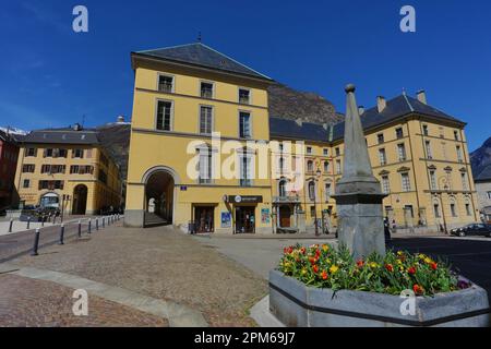 Centre-ville de Saint-Jean-de-Maurienne : Ancien palais episcopal Office de Tourisme Stockfoto