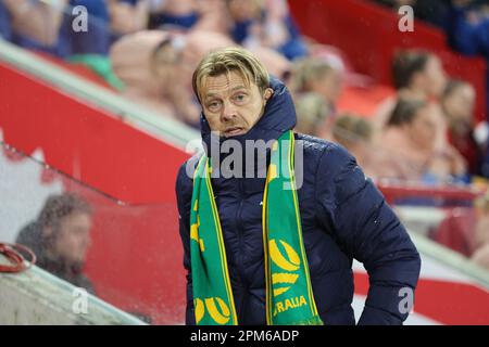 London, Großbritannien. 11. April 2023. Tony Gustavsson Manager von Australia Women beim Women's International Friendly Soccer Match zwischen England Women und Australia Women im GTECH Community Stadium in London, Großbritannien, 11. April 2023. Kredit: Action Foto Sport/Alamy Live News Stockfoto