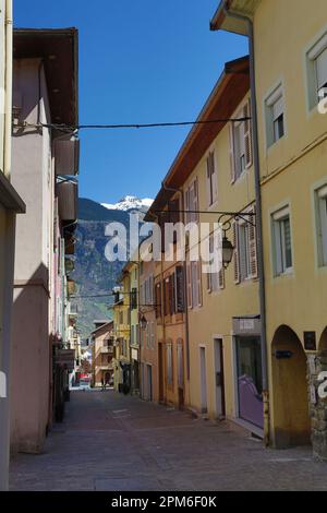 Saint-Jean-de-Maurienne : ruelle du Centre-ville Stockfoto