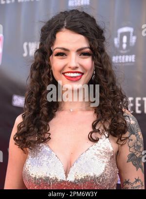 Burbank, USA. 11. April 2023. Emmaline kommt am 11. April 2023 in Burbank, Kalifornien, zur „Sweetwater“ Los Angeles Premiere im Steven J. Ross Theatre im Warner Bros Studio. © Lisa OConnor/AFF-USA.com Kredit: AFF/Alamy Live News Stockfoto