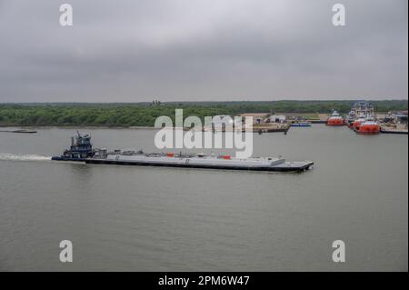 Galveston, Texas - 27. März 2023: Schifffahrt im Hafen von Galveston in Texas. Stockfoto