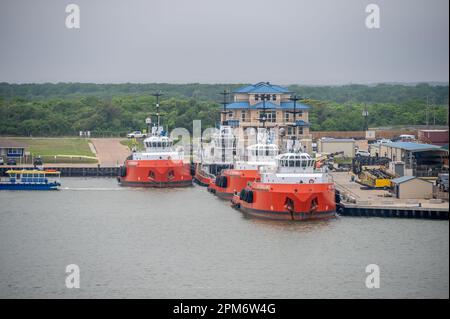 Galveston, Texas - 27. März 2023: Schifffahrt im Hafen von Galveston in Texas. Stockfoto