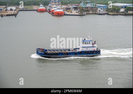 Galveston, Texas - 27. März 2023: Schifffahrt im Hafen von Galveston in Texas. Stockfoto