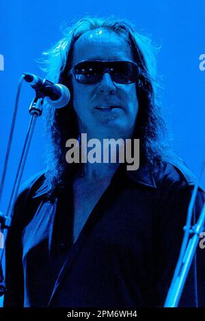 Todd Rundgren tritt auf dem Sydney Festival 2010 in Australien als Teil der Rogues Gallery auf, einer flexiblen und wechselnden Gruppe internationaler Sänger und Musiker, die regelmäßig durch die Welt reisen und Piratenlieder und Seefahrer-Balladen aufführen. Stockfoto