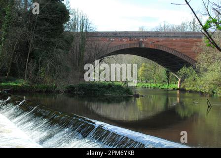 River Kelvin am Queen Margaret Drive, Glasgow Stockfoto