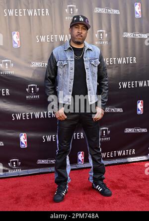 Burbank, Usa. 11. April 2023. Jude Thomas besucht die Premiere des biografischen Sportdramas „Sweetwater“ im Stephen J. Ross Theater, Warner Bros Studio in Burbank, Kalifornien, Dienstag, 11. April 2023. Storyline: Hall of Famer Nat „Sweetwater“ Clifton schreibt Geschichte als erster Afroamerikaner, der einen NBA-Vertrag unterzeichnet hat und damit das Basketballspiel für immer verändert. Nach Jahrzehnten fehlgeschlagener Versuche wurde Sweetwater Clifton 2014 schließlich in die Basketball Hall of Fame aufgenommen. Foto: Alex Gallardo/UPI Credit: UPI/Alamy Live News Stockfoto