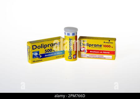 Bordeaux , Aquitaine France - 04 10 2023 : Doliprane sanofi Painkiller Box Logo Marke und Textzeichen Stockfoto