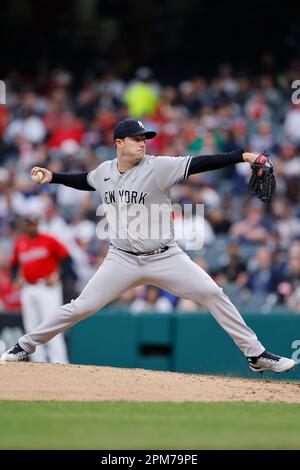 CLEVELAND, OH - 11. APRIL: Der New York Yankees Starting Pitcher Gerrit Cole (45) liefert am 11. April 2023 im Progressive Field in Cleveland (Ohio) einen Platz während eines MLB-Spiels gegen die Cleveland Guardians. (Joe Robbins/Image of Sport) Stockfoto