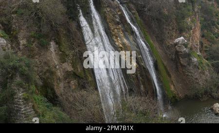 Blick auf den Wasserfall Tanur, im Ayun Stream Nature Reserve, Obergaliläa, Nord-Israel Stockfoto