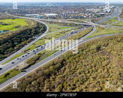 An Ostern stürmte sich der Verkehr auf der M5 in der Nähe der Autobahnkreuzung M4 in der Nähe von Bristol, Großbritannien, in Warteschlangen. Stockfoto