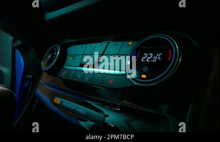 Elektronischer Block Mit Betriebsart Der Klimaanlage Im Fahrzeug Stockfoto