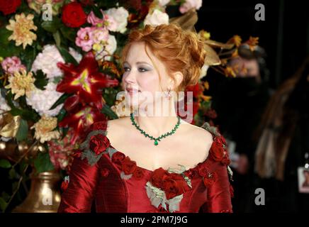 Haley Bennett besucht die britische Premiere von „CYRANO“ am Odeon Luxe Leicester Square in London. Stockfoto