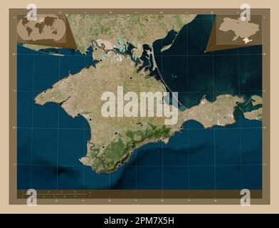 Krim, autonome republik Ukraine. Satellitenkarte mit niedriger Auflösung. Standorte der wichtigsten Städte der Region. Eckkarten für zusätzliche Standorte Stockfoto