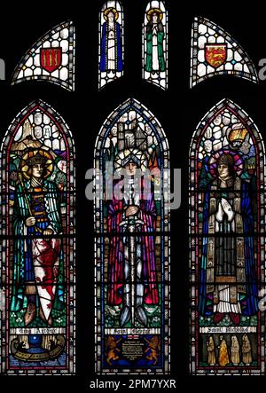 Das Erinnerungsfenster von Trena Mary Cox (1928) in der Soldiers Chapel of St Mary and All Saints Church, Whalley, Lancashire, Großbritannien. Stockfoto