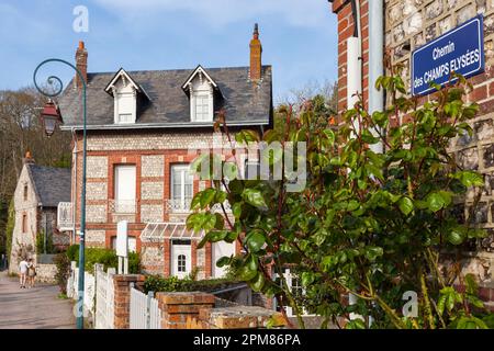 Frankreich, seine-Maritime, Veules-les-Roses, machen Sie einen Spaziergang auf dem Chemin des Champs Elysees, entlang der Veules, dem kürzesten Fluss in Frankreich Stockfoto