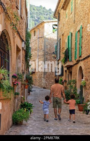 Spanien, Balearen, Mallorca, Serra de Tramuntana, UNESCO-Weltkulturerbe, Valldemossa Stockfoto