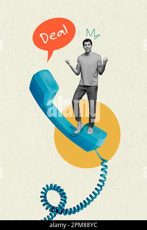 Collagenfoto eines lustigen jungen, aufgeregten Geschäftsverkäufers Call Retro-Telefon-Werbespot-Deal endlich isoliert auf grauem Hintergrund Stockfoto