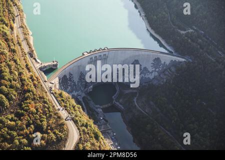 Frankreich, Jura, Vouglans Dam (Luftaufnahme) Stockfoto