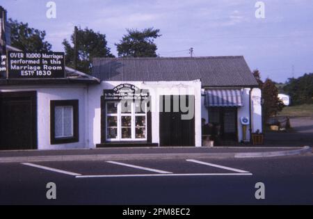 Das berühmte Old Smithy and Marriage Room, Gretna Green, Dumfries, Schottland - wo weggekommene Paare aus England zu heiraten suchten. 1967. Foto vom Henshaw-Archiv Stockfoto