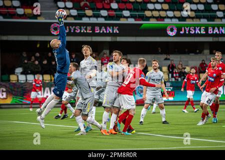 Silkeborg, Dänemark. 11. April 2023. Torwart Matej Delac (1) von AC Horsens, gesehen während des 3F stattfindenden Superliga-Spiels zwischen Silkeborg IF und AC Horsens im Jysk Park in Silkeborg. (Foto: Gonzales Photo/Alamy Live News Stockfoto