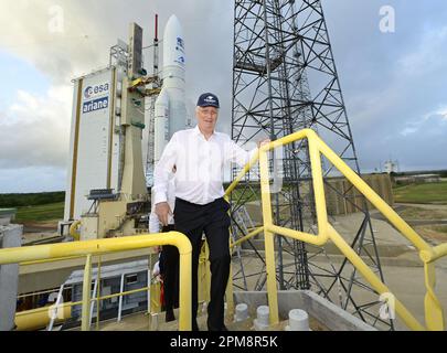 Cayenne, Frankreich. 12. April 2023. König Philippe - Filip von Belgien besucht den Startplatz der Ariane 6 während eines königlichen Besuchs im Guayana Space Centre in Kourou, Französisch-Guayana, Frankreich, am Mittwoch, den 12. April 2023. Am Donnerstag soll die ESA-Forschungsmission „Juice“ vom europäischen Weltraumhafen in Kourou starten. BELGA FOTOPOOL DIDIER LEBRUN Kredit: Belga News Agency/Alamy Live News Stockfoto