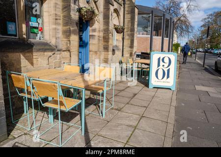 Cafe 1901, ein beliebter Ort für Kaffee in der Vorstadt Jesmond, Newcastle upon Tyne, Großbritannien Stockfoto