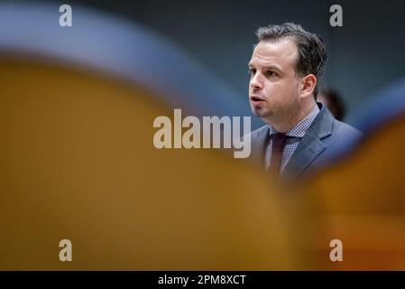 Den Haag, Niederlande. 12. April 2023. DEN HAAG - Alexander Kops (PVV) im Plenarsaal des Repräsentantenhauses während einer Debatte mit dem parlamentarischen Untersuchungsausschuss über die Erdgasförderung in Groningen über den Bericht Groninger über Gas. ANP SEM VAN DER WAL netherlands Out - belgien Out Credit: ANP/Alamy Live News Stockfoto