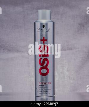 Mansfield, Nottingham, Vereinigtes Königreich: Studio-Produktabbildung von Schwarzkopf Oasis Haarspray. Stockfoto