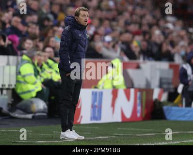 London, Großbritannien. 11. April 2023. Tony Gustavsson Cheftrainer von Australien während des internationalen Freundschaftsspiels im GTECH Community Stadium, London. Das Bild sollte lauten: Paul Terry/Sportimage Credit: Sportimage/Alamy Live News Stockfoto