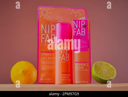 Mansfield,Nottingham,Vereinigtes Königreich:Studio-Produktbild von Nip+Fab kosmetischen Produkten. Stockfoto