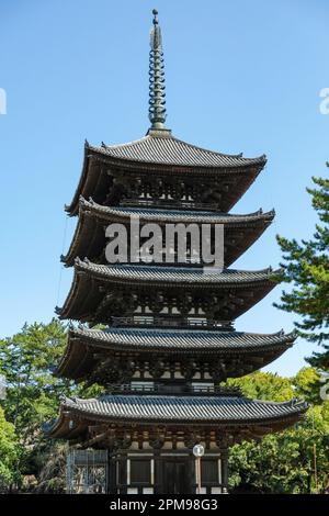 Nara, Japan - 22. März 2023: Die fünfstöckige Pagode des Kofukuji-Tempels in Nara, Japan. Stockfoto